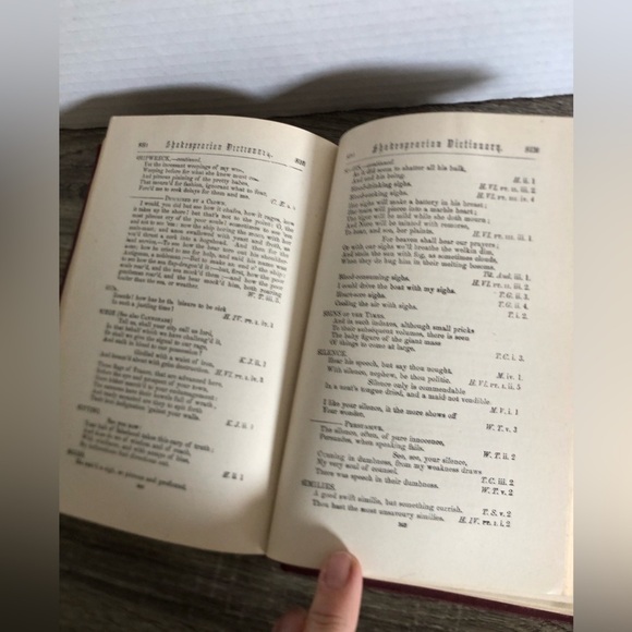 Vtg Dictionary of Shakespearean Quotations Book - Picture 8 of 11